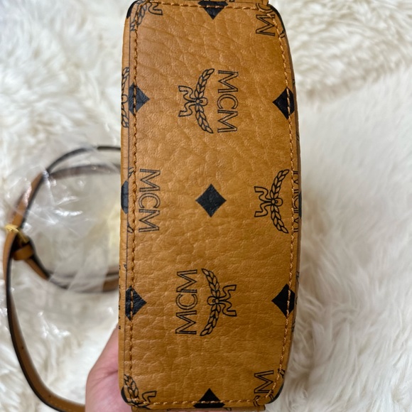 NWOT MCM Mini Stark Pushlock Bag - Picture 11 of 12